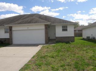4458 W La Siesta St, Springfield, MO 65802