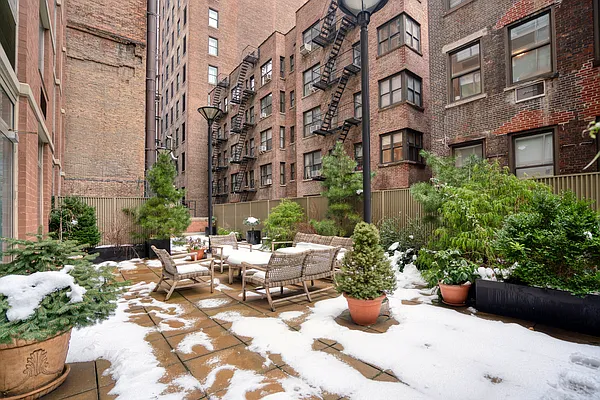 Sold by Elegran | media 8