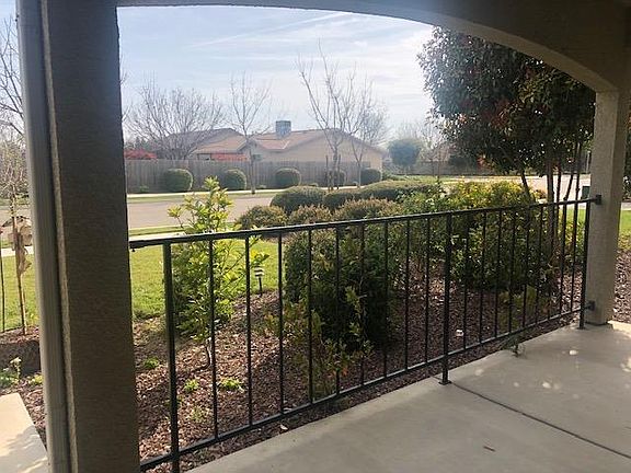 2nd image of 1126 E Buena Vista Ave
