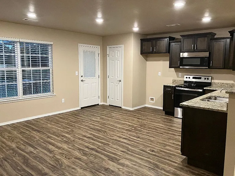 2105 Brown Bear Ln — Photo 6