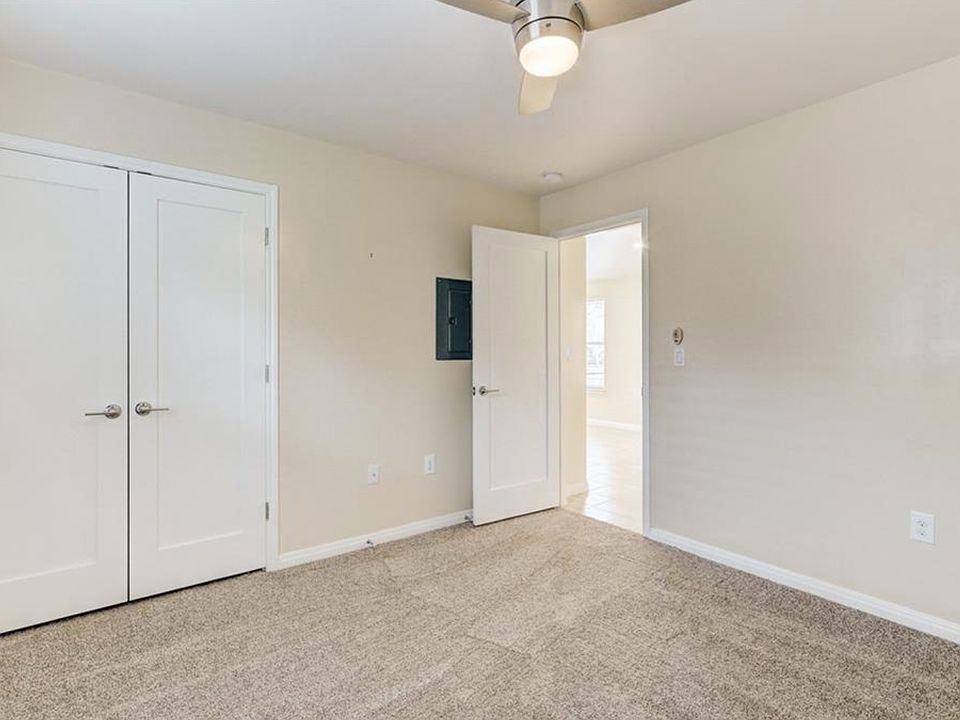 west bedroom