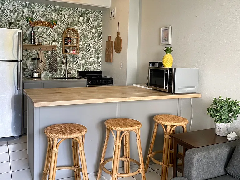 445 Kaiolu St #408 — Photo 5