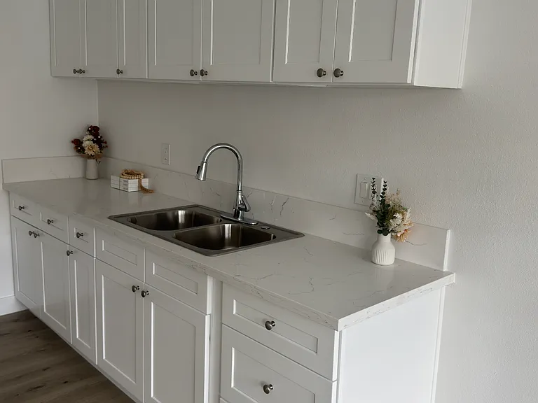 18337 Kittridge St #2 — Photo 6