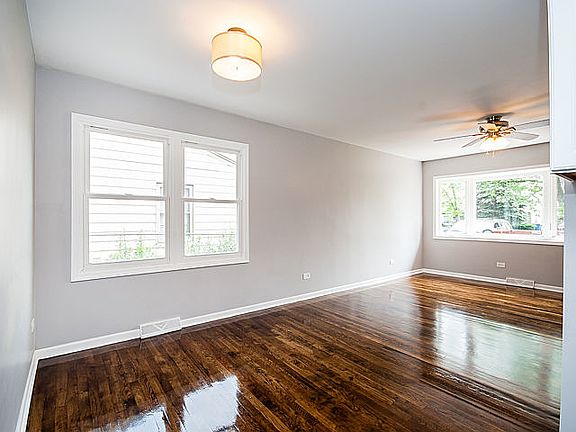 3rd image of 14816 Blaine Ave