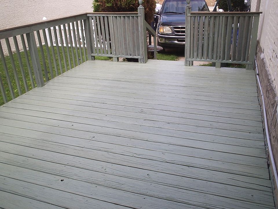 1st image of 515 Green Ln