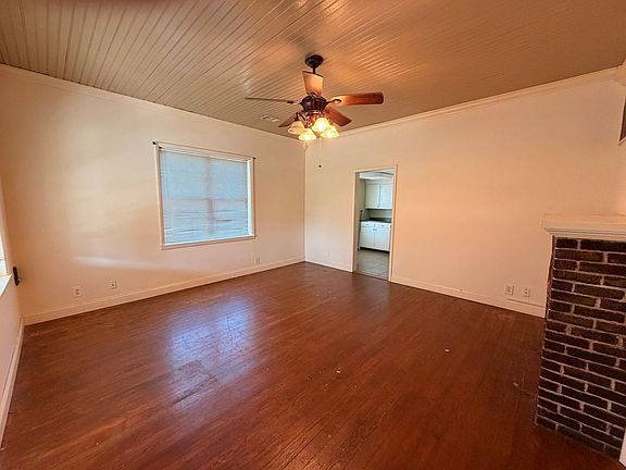 2nd image of 1016 N Greenwich Ave