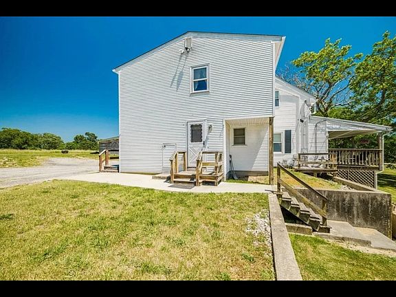 3rd image of 706 Gifford Rd #1