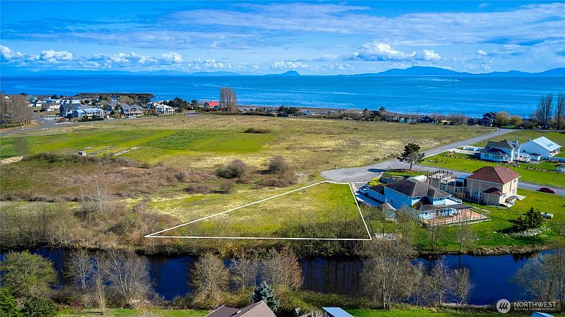 4th image of 721 Ocean View Court