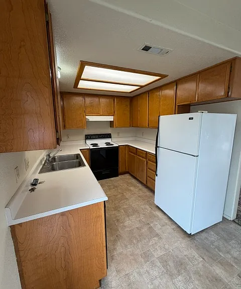 1736 Medart Ln — Photo 6