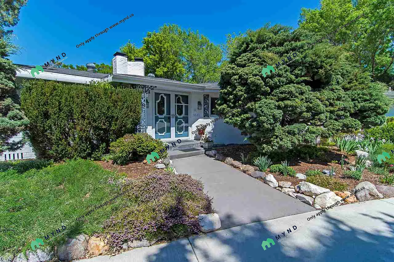 3325 E Hidden Valley Dr photo 1