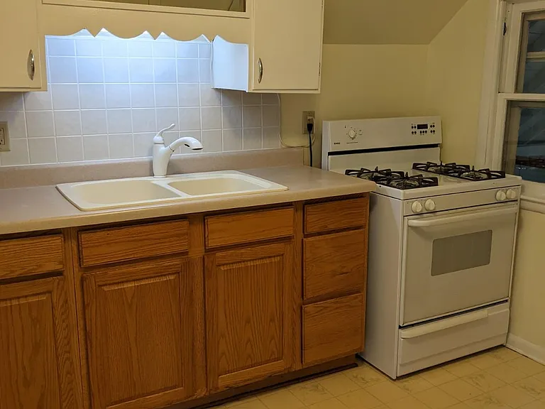 1906 E Mifflin St #2 — Photo 6