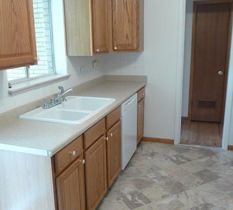 3rd image of 448 S Marshall St