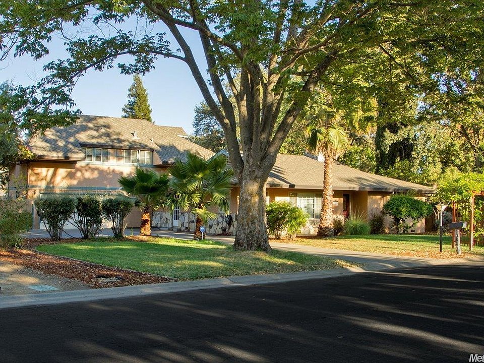 1st image of 27389 Meadowbrook Dr
