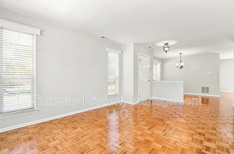 3 bed, 2.5 bath, 1515 sqft, $2,850 — Photo 2