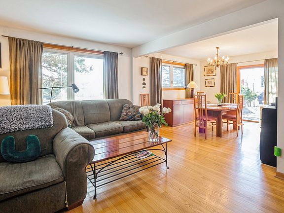3rd image of 608 N Craig Pl