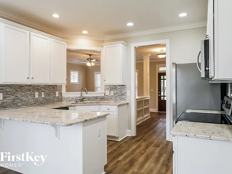 1019 Village River Dr — Photo 6