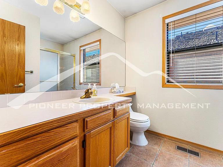 2924 Troxell Ave — Photo 20