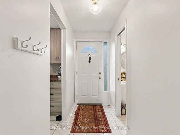4th image of 1718 Lamoureux Dr #C