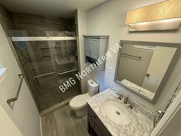 5406 Gainsborough Dr — Photo 17