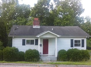 213 Outer Dr, Oak Ridge, TN 37830