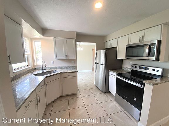 2nd image of 813 109th Ave N Unit B