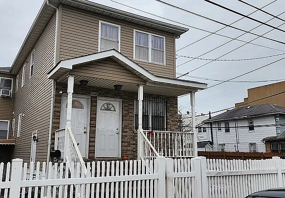 2nd image of 206 Beach 27 St