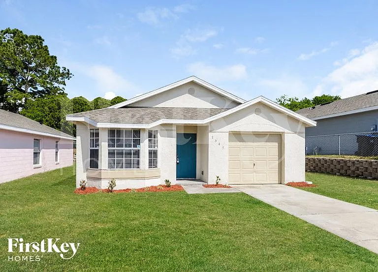 7547 Groveoak Dr — Photo 1