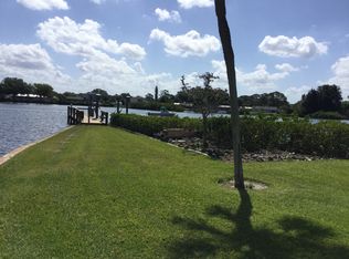 213 Palmetto Rd E, Nokomis, FL 34275