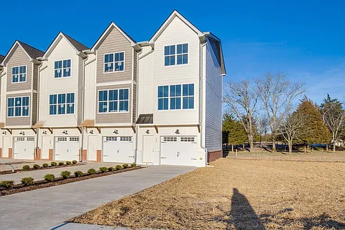 303 Harper Lndg Photo 1