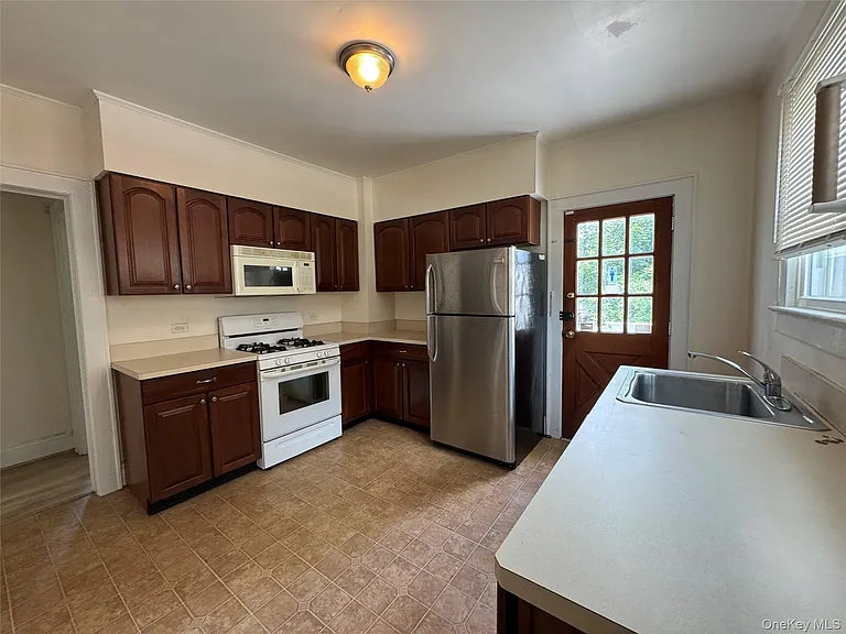 28 Sound Beach Ave — Photo 7