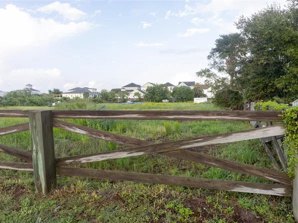 22 103rd St, Galveston, TX 77554