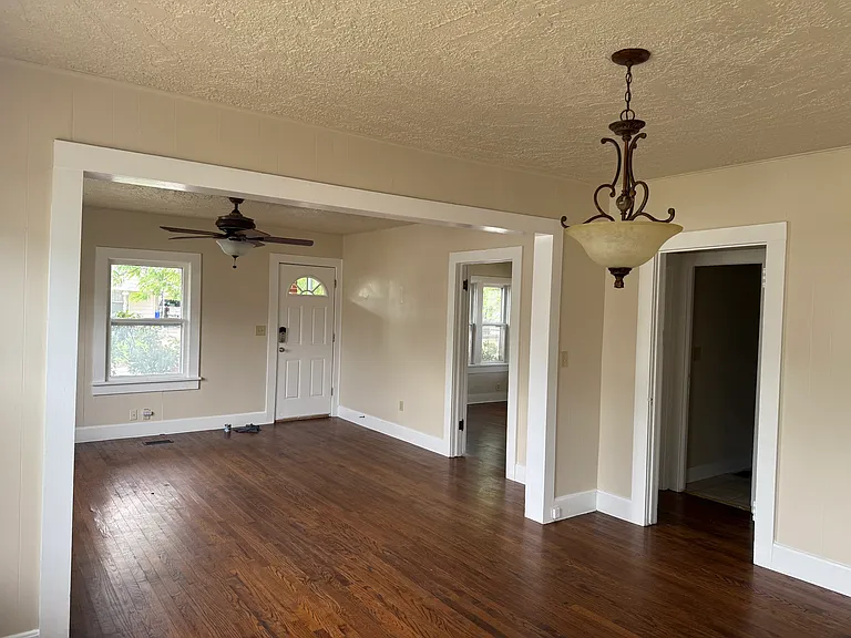 418 N Crawford Ave — Photo 26