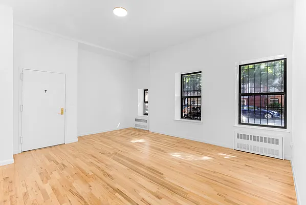 Rented by Lexiti Realty Corp | media 18