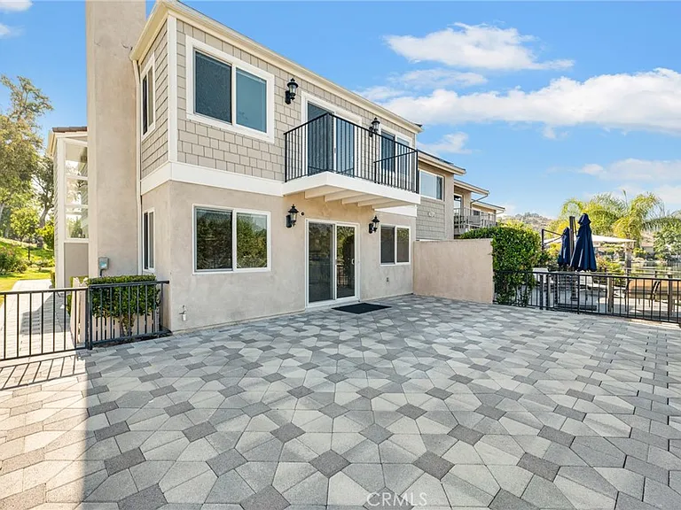 32174 Beachlake Ln — Photo 18