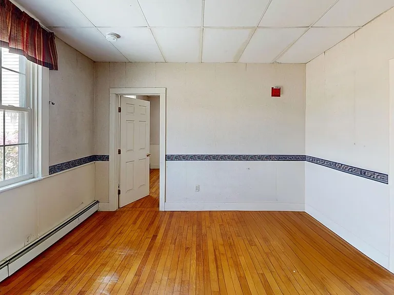 1041 Lower Plain — Photo 3