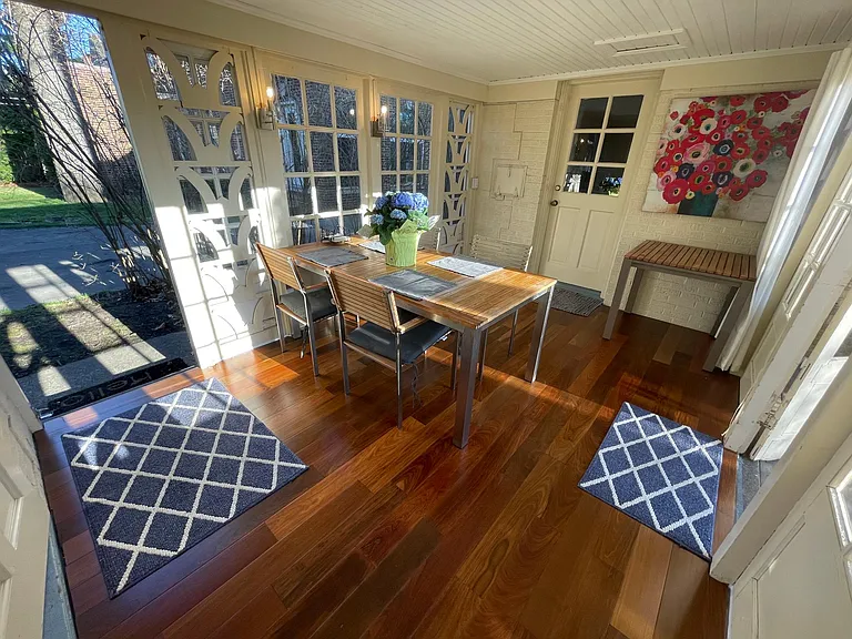 302 N Esther St — Photo 16