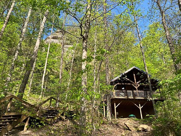 3rd image of 127 Getaways Rd