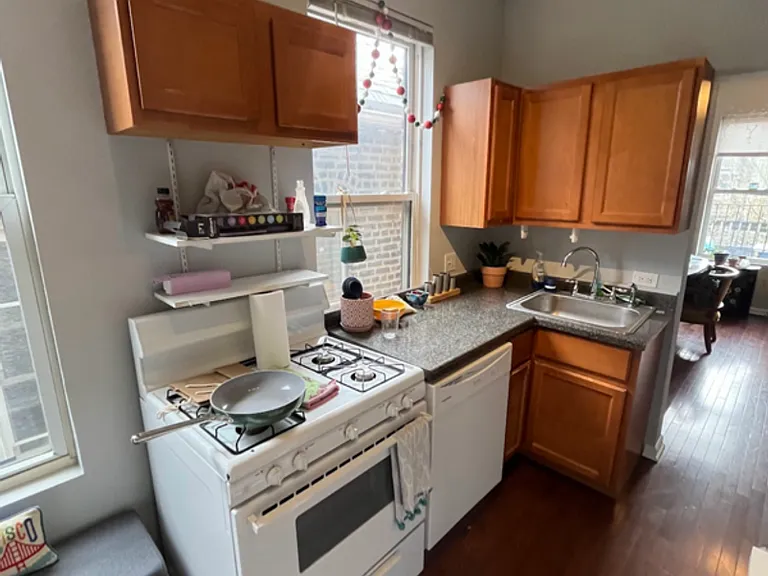 1402 N Greenview Ave #2R — Photo 2