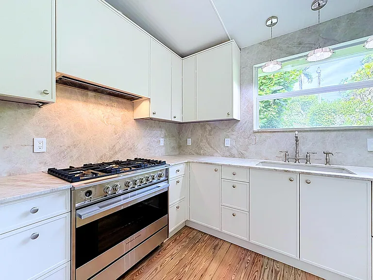 224 N Ocean Breeze — Photo 21