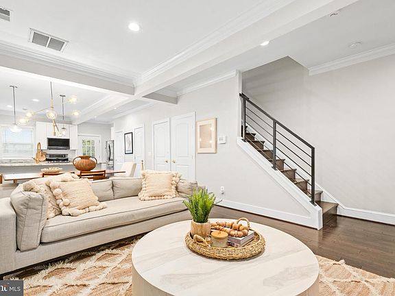4th image of 5304 8th St NW