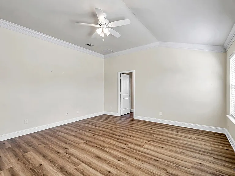 608 Memorial Ct — Photo 21