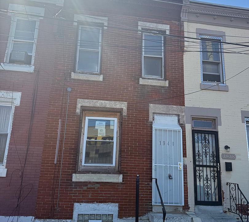 1st image of 1940 Hart Ln