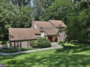 6 Gartley Dr, Newtown Square, PA 19073