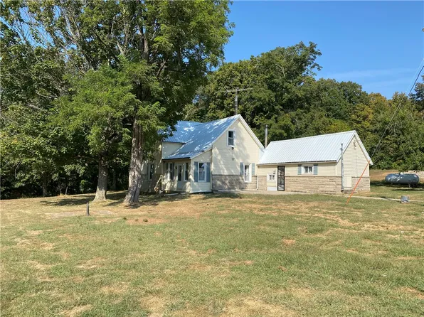 19600 E County Road 780n, Charleston, IL 61920