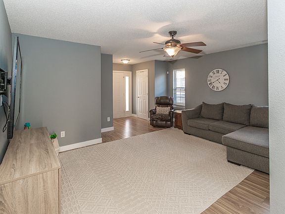 5th image of 4129 Canapple Dr