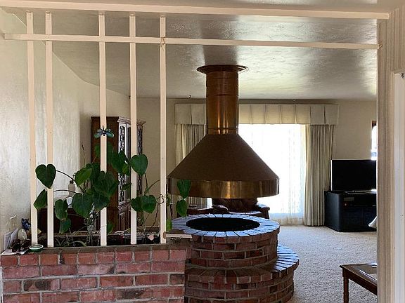 3rd image of 134 Orchard Park Ct