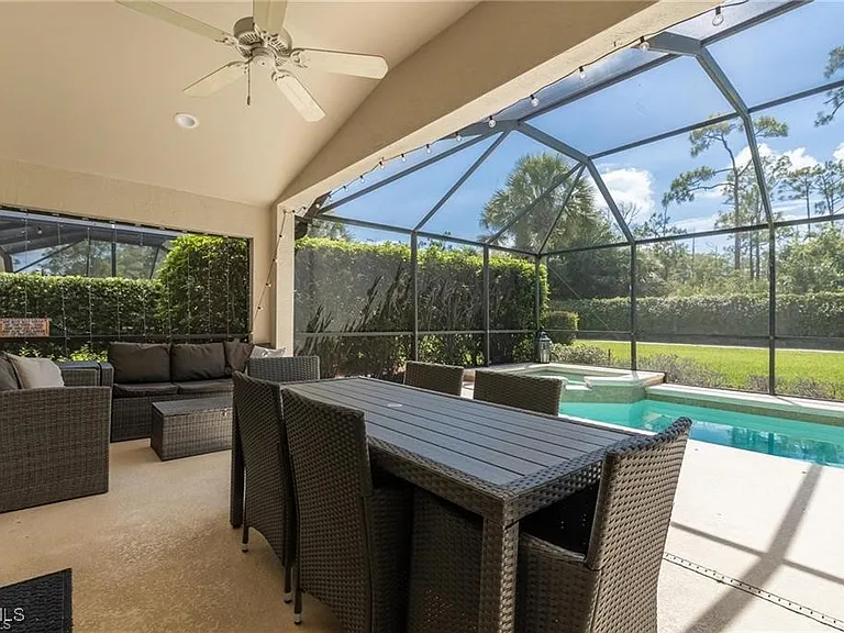 10074 Oakhurst Way — Photo 16