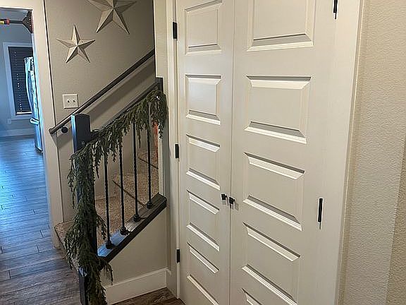 5th image of 715 Sally Port Rd