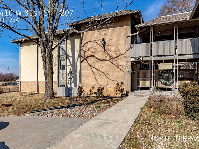 9410 W 81st St #207 — Photo 15