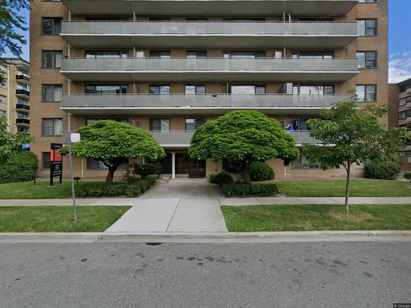 2 Grandstand Pl, Toronto, ON